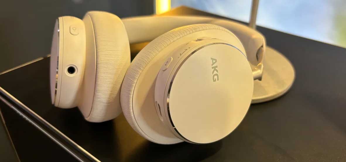 AKG